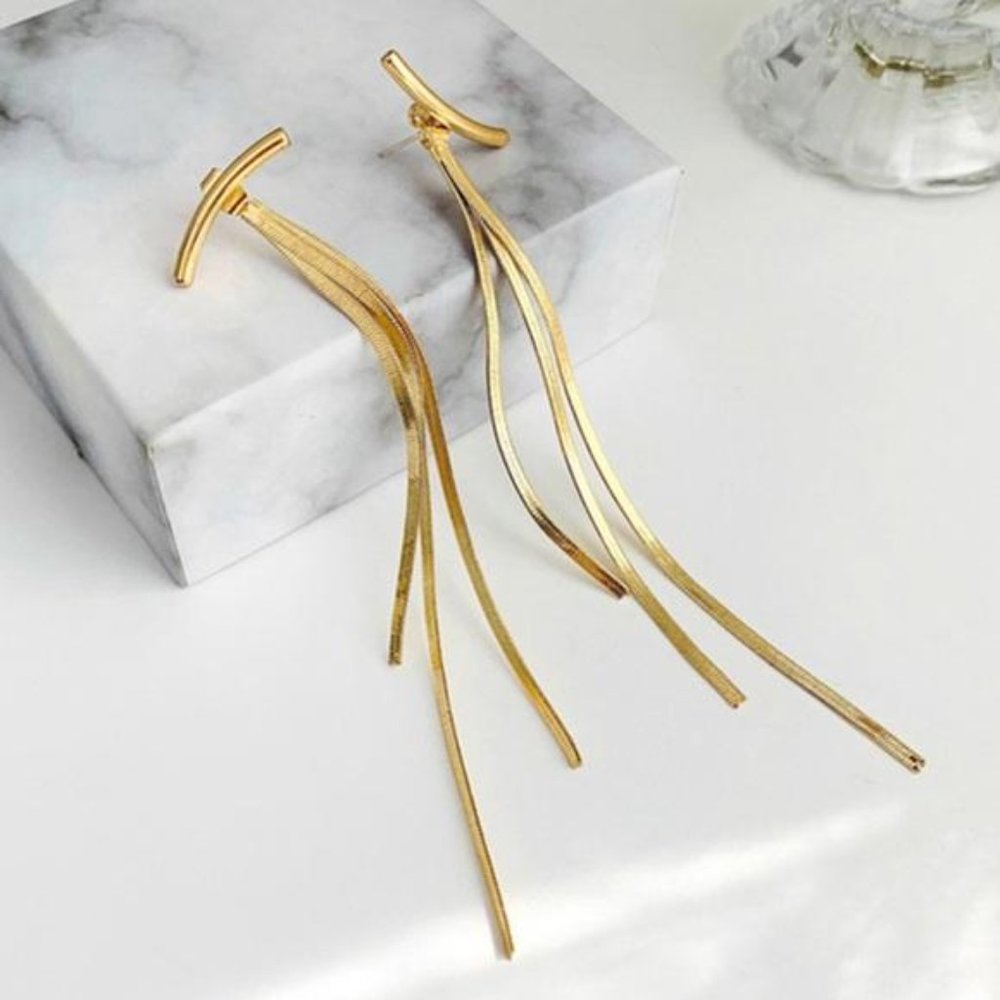 18K Yellow Gold Long Thread Tassel Arc Earrings, shiny Earrings, cute Earrings - Picture 2 of 5